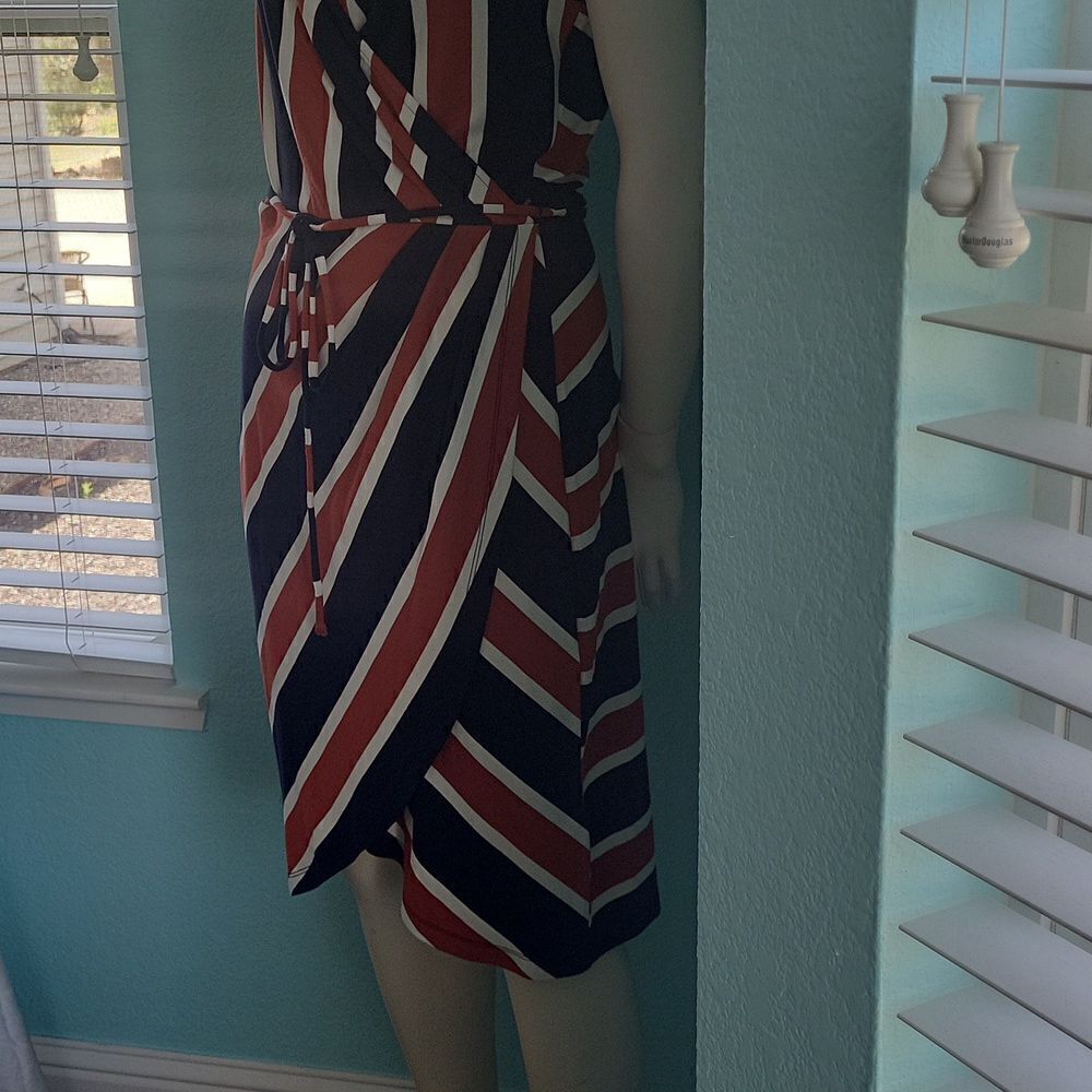 41 Hawthorn Annora Faux Wrap Knit Dress - Picture 4 of 11